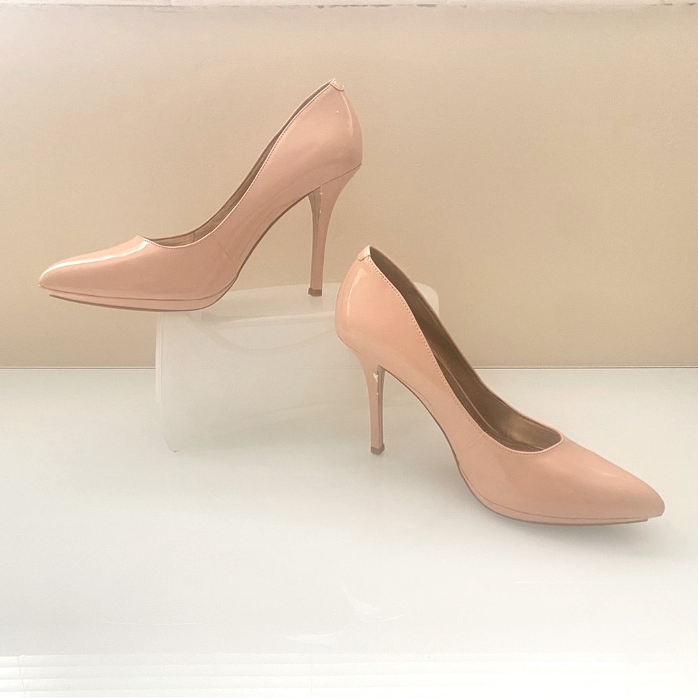 BCBG Peachy Pink Faux  Leather platform Pointed Toes Slip-On  SZ 81/2 Pumps
